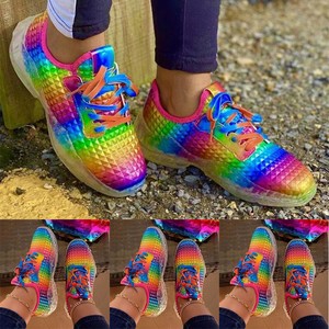 tenis esportivo colorido