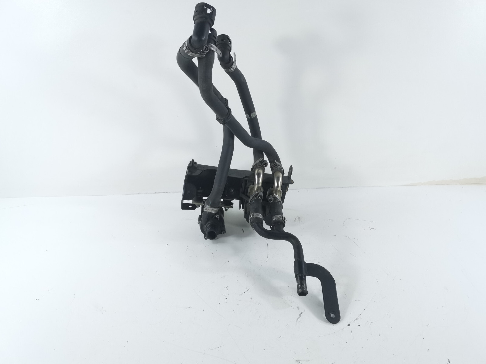 04-19 Maserati GranTurismo S M145 TGK Heater Water Valve Set