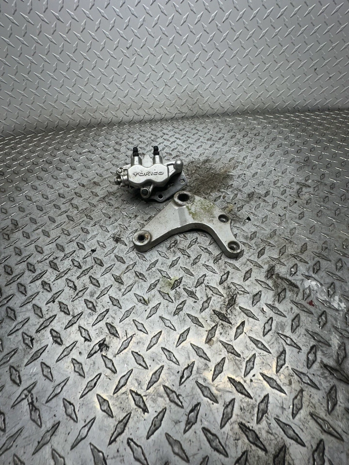 2002 Kawasaki Vulcan 1500 Mean Streak Rear Brake Caliper W Mount 43041-1864-GN - Image 2 of 4