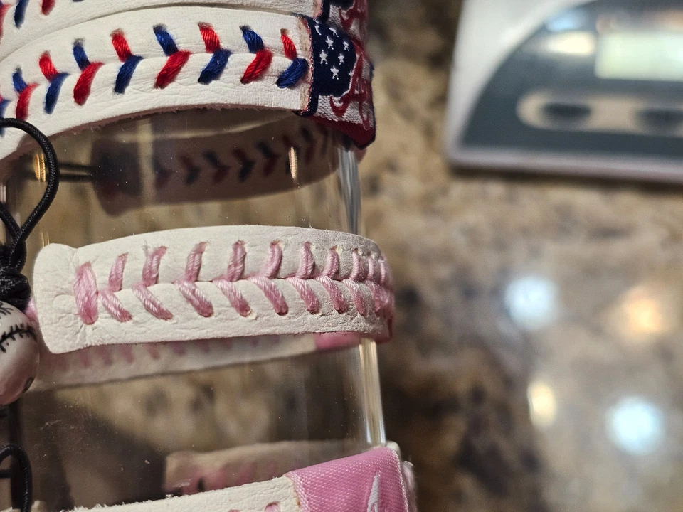 PULSERA DE BÉISBOL ATLANTA BRAVES ROSA MLB CUERO Foto 4 de 4