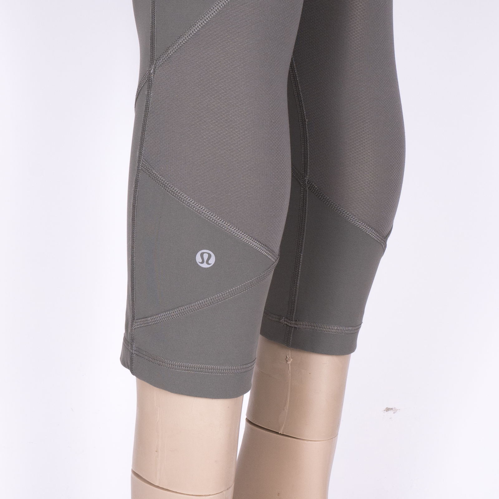 Lululemon Gray Low Rise Phone Pocket Mesh Panel Cropp… Gem