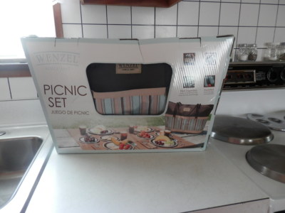 WENZEL 1887 PICNIC SET INSULATED  BROWN & BLUE TOTE BAG SERVING for 4  