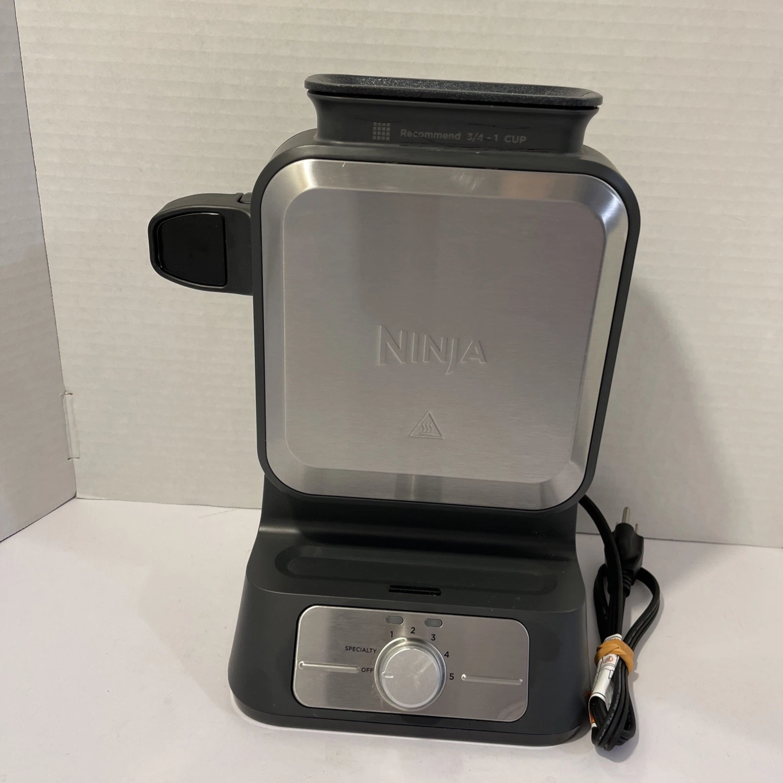 Ninja Waffle Maker BW1001 NeverStick PRO 5 Shades BW1001 Vertical
