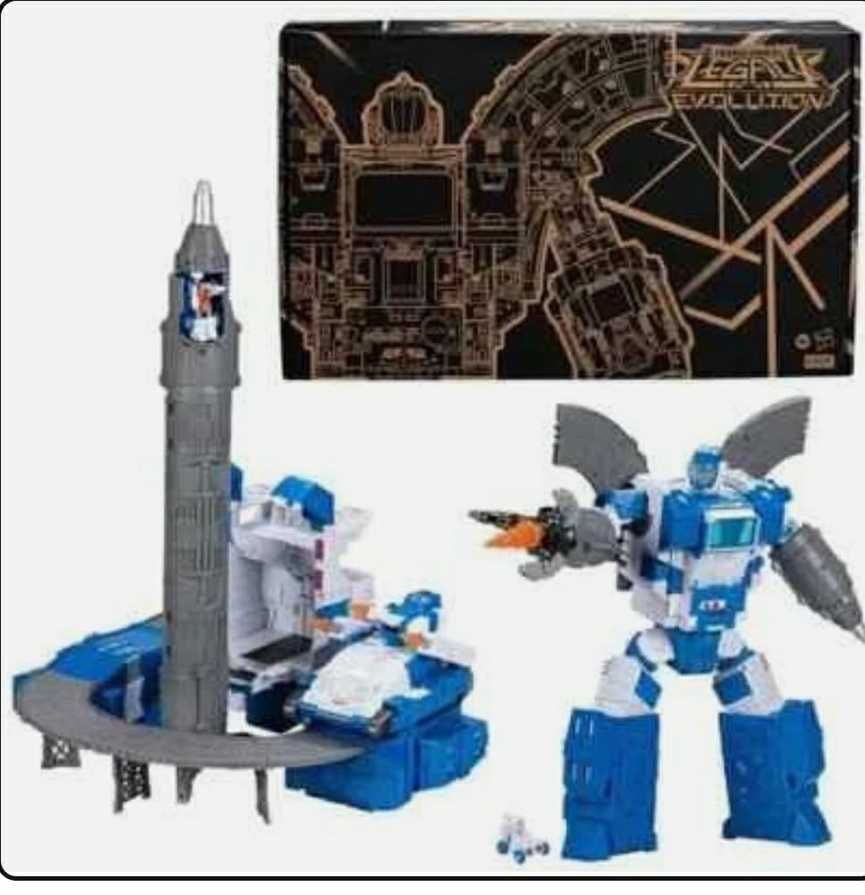 Transformers Titan Class 24"Guardian Robot Generations Legacy Figure Lunar Tread