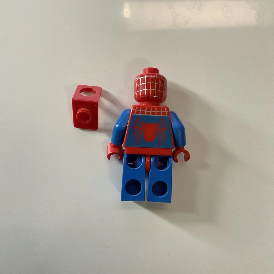 Lego Marvel Spider-Man 1 Minifigure Silver Webbing Blue Arms, Legs Studio  - Image 2 of 4