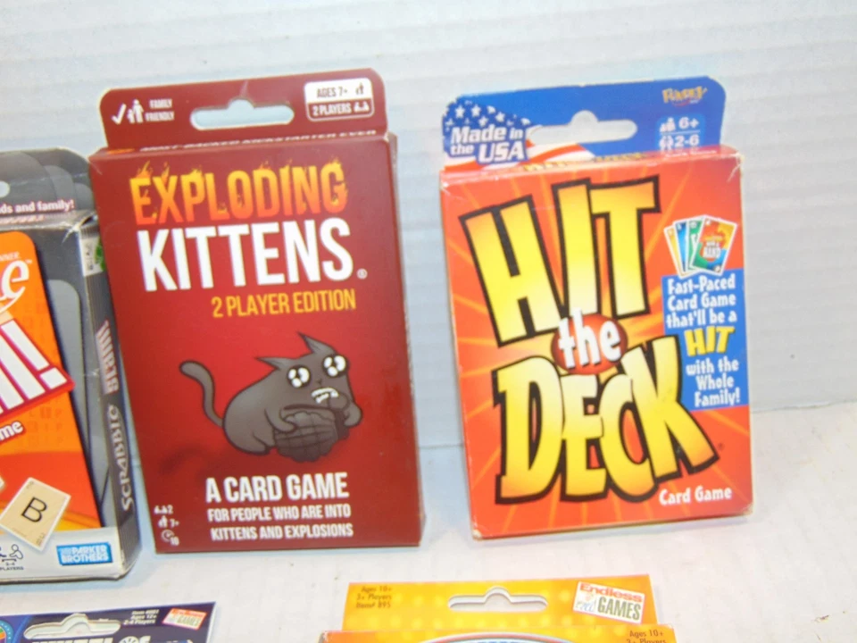 Lote de 5 jogos de cartas Hit the Deck Exploding Kittens Slam Family Feud Wheel - Imagem 3 de 4