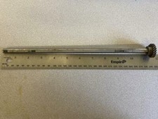 Parte macchina da cucire Singer 306M - 105134 cuscinetto inferiore e albero *