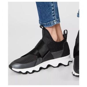 hoka one one speedgoat mid wp trail shoes