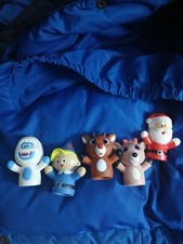 Rudolph the Red-Nosed Reindeer Finger Puppets The set includes five pieces