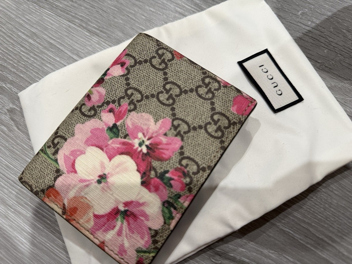 Gucci GG Bloom Supreme Floral Wallet Brand New Authentic with Dust