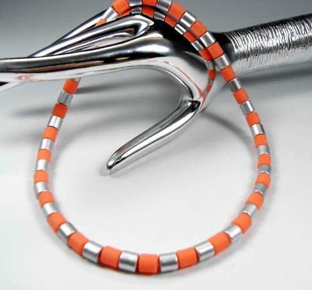 NEU Coole SURFERKETTE orange/silber HALSKETTE Surfer KETTE Perlen NEU Coole SURFERKETTE orange/silber HALSKETTE Surfer KETTE Perlen