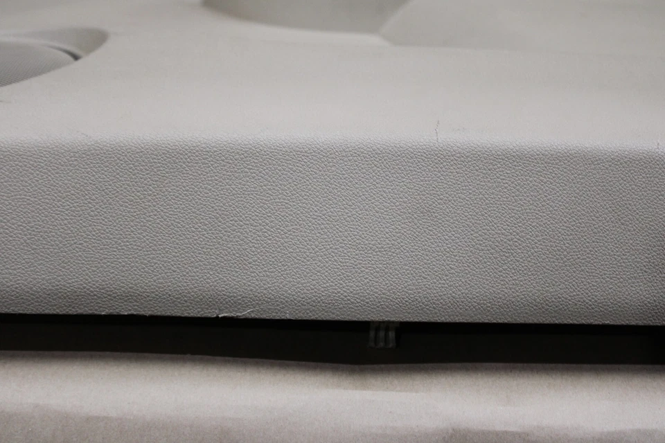 Cadillac Escalade 2010-2014 OEM DELANTERO DERECHO INTERIOR PUERTA PANEL DE MOLDURA CACHEMIR Foto 4 de 4