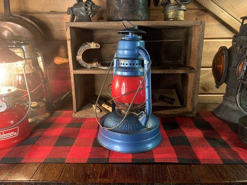 Vintage Deitz Little Wizard Lantern With Red Globe 1950'S Kerosene Road Lamp - Picture 5 of 14