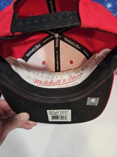 NBA Chicago Bulls Mitchell & Ness Red Snapback Adjustable Solid Knit - Picture 4 of 7