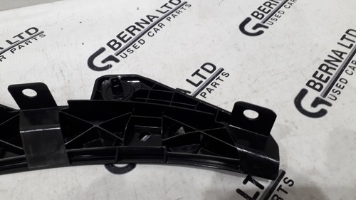 SUPPORTO MODANATURA PASSARUOTA ANTERIORE SINISTRO ORIGINALE MAZDA CX-3 2016-2021 - Foto 7 di 12