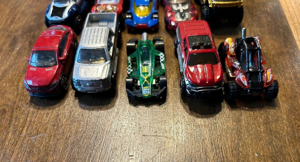 Hotwheels Matchbox 20 Piece Diecast Car Lot 1:64 - Image 2 of 4