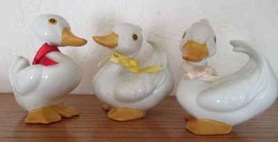 HomeCo Duck Figurines w Ribbons Vintage 3pc. Porcelain Granny Core