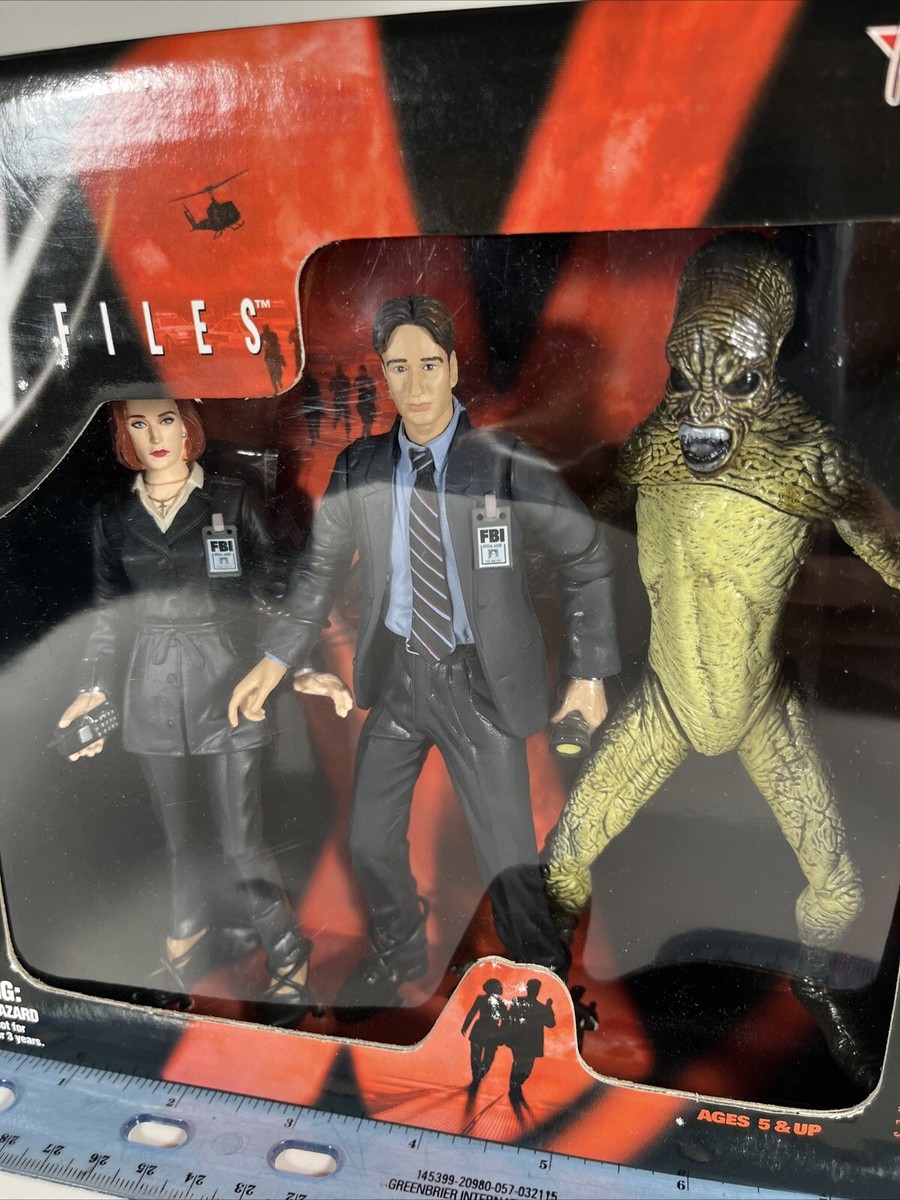 McFarlane Toys The X Files 3-Pack Agents Fox Mulder, Dana