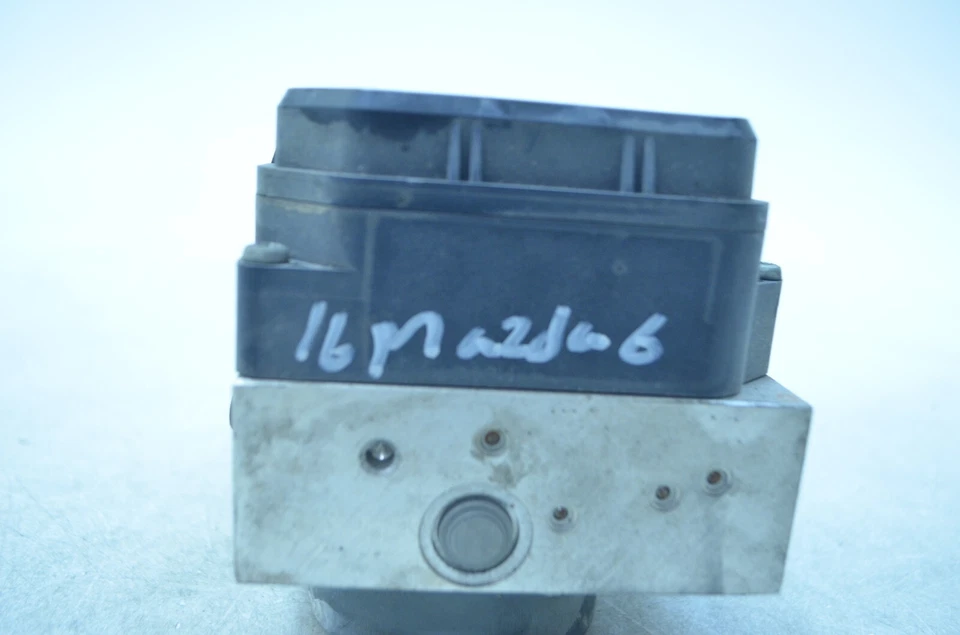 Mazda 2016 6 tracción delantera antibloqueo ABS bomba de freno OEM Foto 4 de 4