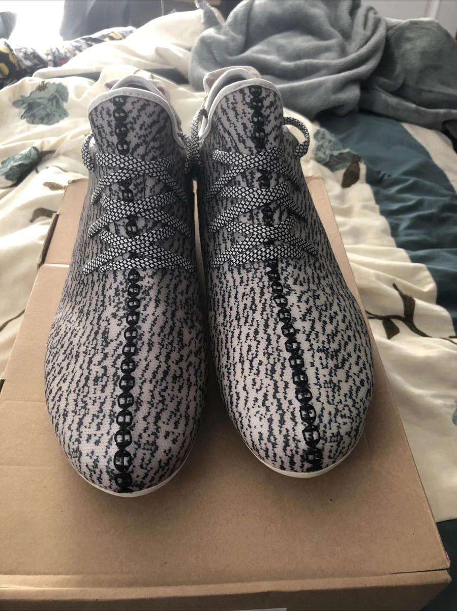 adidas YEEZY BOOST 350 CLEAT 'TURTLE DOVE' - CHALK WHITE/BLACK/MET GOLD - B42410