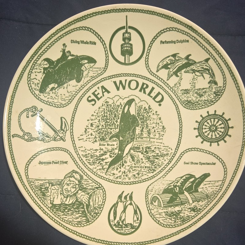 Beco National Cer,Plate,Made Exclusively For Sea World 1975 Made In USA/ Green