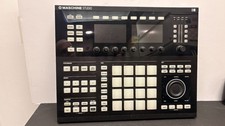 NI MASCHINE STUDIO BLACK SAMPLER