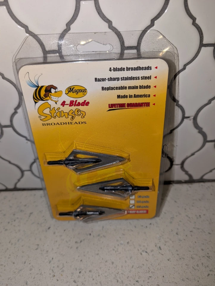 Stinger 125 grain 4 blade broadhead 2 3/16"long X 1 1/8"wide (3 pack) - Image 3 of 4
