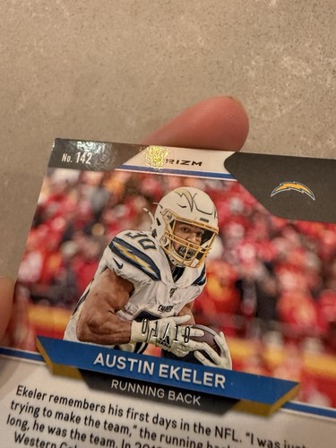 Caricabatterie Austin Ekeler Prizm Gold SP/10 2020 Los Angeles #142 RB - Foto 3 di 3