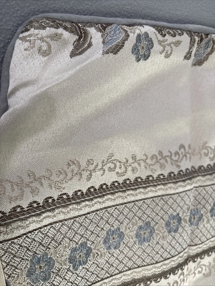 J. Queen  EURO SHAM Linen 26 x 26 Floral Vine Blue Brown Beige Polyester Luxury - Image 3 of 4