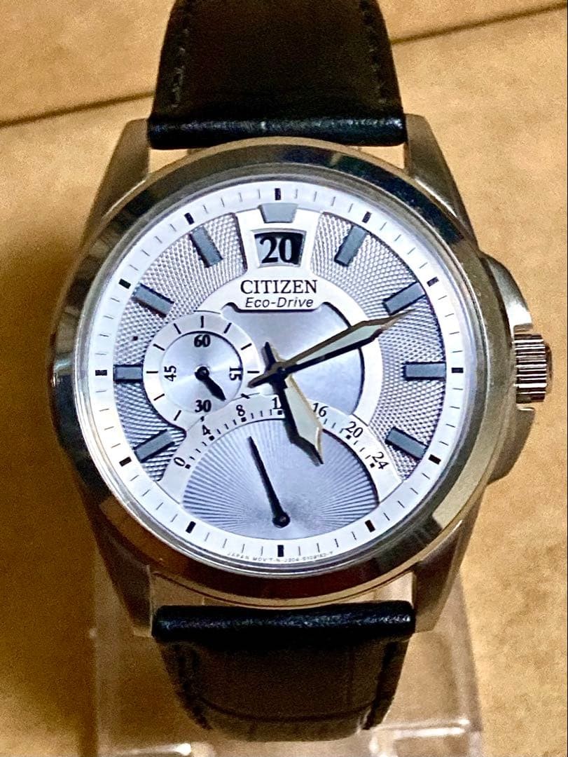 CITIZEN Leather Eco-Drive Date Dial Watch Vintage Strap White Silver - vintagewatches.pk