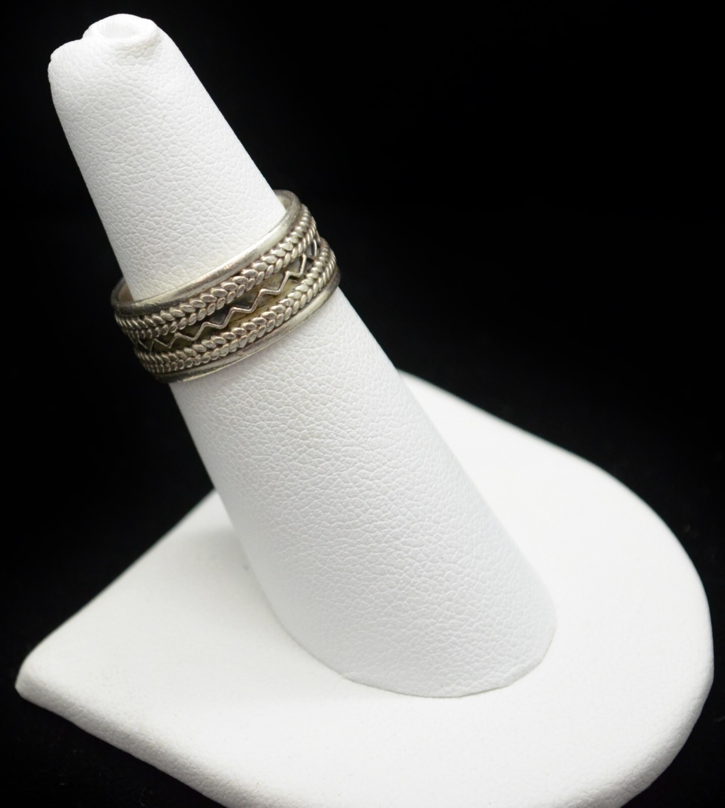 Sterling Silver Pretty Patterned Ring SZ 5.75 #FM… - image 2