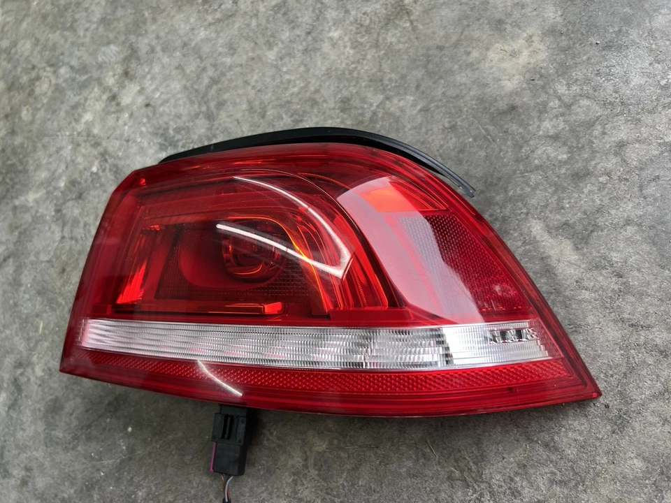 VOLKSWAGEN EOS 2012-2016 LUZ TRASERA CONDUCTOR PARADA FRENO LÁMPARA LED VW IZQUIERDA Foto 2 de 4