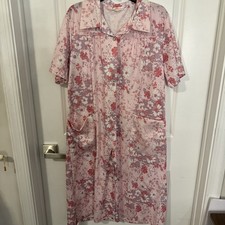 Vintage Womens 100 Polyester House Coat Robe Floral Zip Size Large Grandma