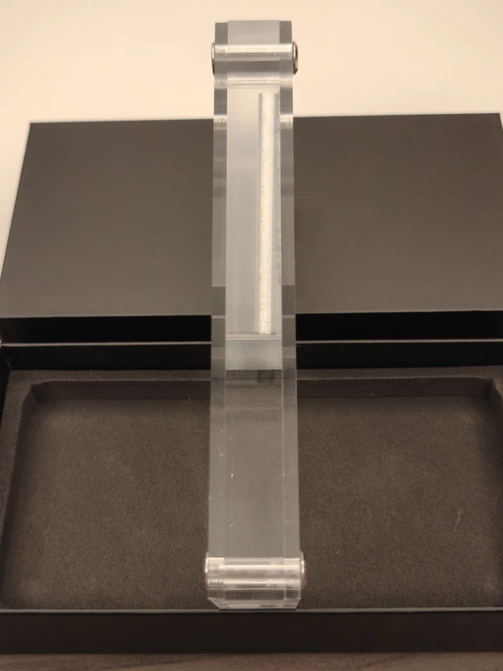 S.Vettel 2010 Race Used Bodywork in Acrylic RedBull Formula 1 world champion RB6 - Image 4 of 4