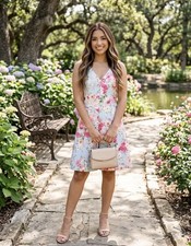 Kensie Sky Blue Floral V-Neck Fit and Flare Knee Length Dress Size 6 Ladies
