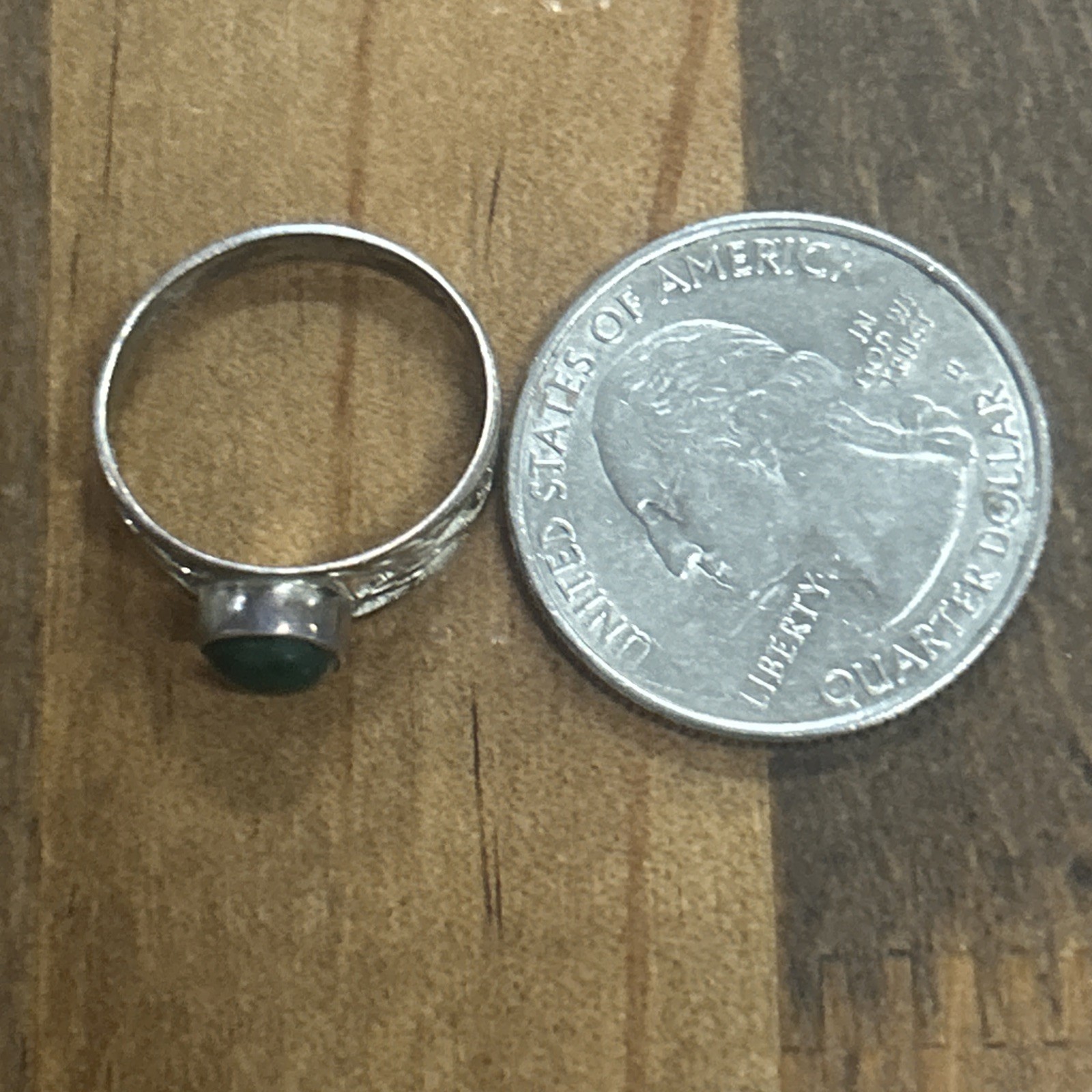 Sterling Silver Scrollwork Ring Green Stone Size … - image 4