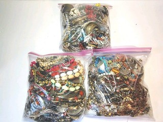 HUGE ESTATE LOT 20.7 POUNDS! ALL ARE WEARABLE (VINTAGE TO MODERN) 3