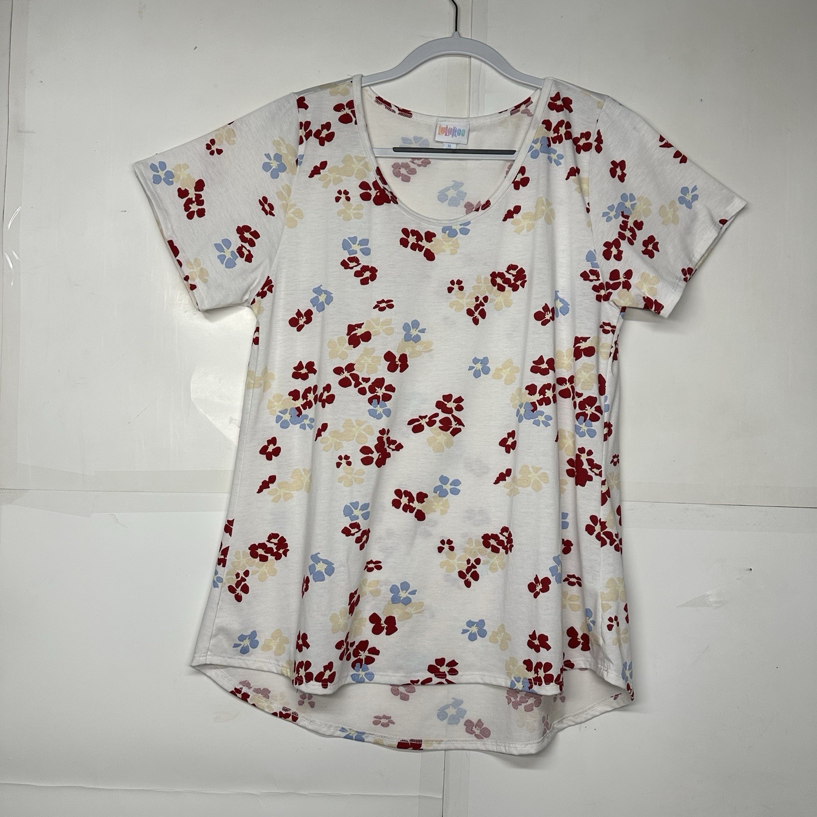 LuLaRoe Women’s XL Floral Short Sleeve Hi-Low Tunic Top