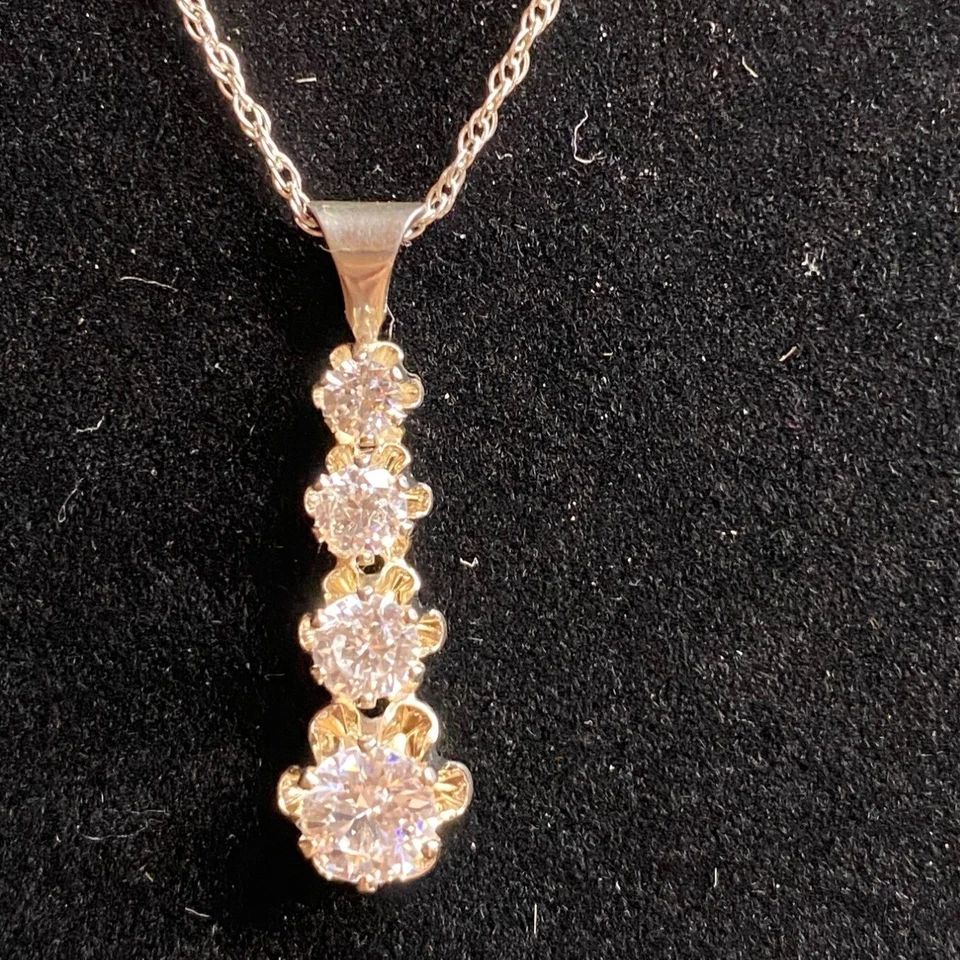 Elegante Collar Dimonique DQ de Plata de Ley 925 de 18" con Penda de Circonitas Cúbicas Foto 3 de 4