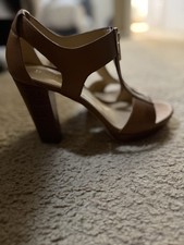 Michael Kors Berkley T-Strap Platform Dress Sandals Leather Luggage Size 10M