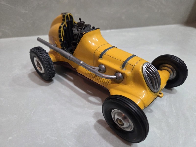 Cox Yellow .15 Champion Engine Powered 1/2a size tether car Early Thimble Drome 