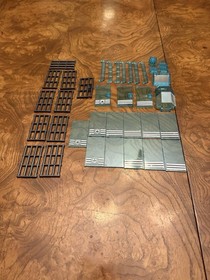 LEGO CITY Police Station Set 60141 Complete With Minifigures & Instructions 2017