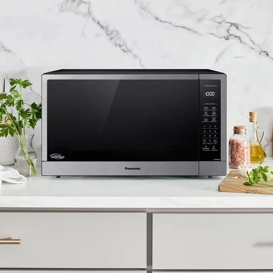Panasonic 2.2 cu.ft. Countertop Microwave Oven with Cyclonic Wave Inverter 1250W - Image 4 of 4