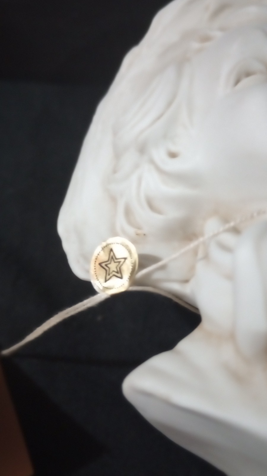 Italian White Porcelain Bust Statue. Little Girl in Hat. Di Barbetta. Casa Stile