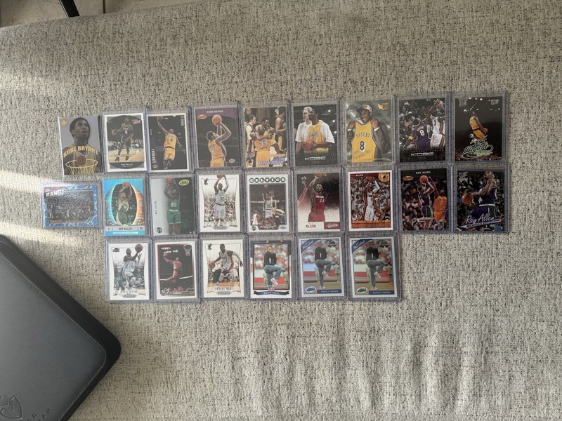 Lot Of 24 Cards Kobe Bryant Ray Allen Obama LeBron Wade Kyrie + Guardian Binder