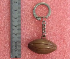B03 Porte Clé BALLON DE RUGBY Vintage Keyring Keychain