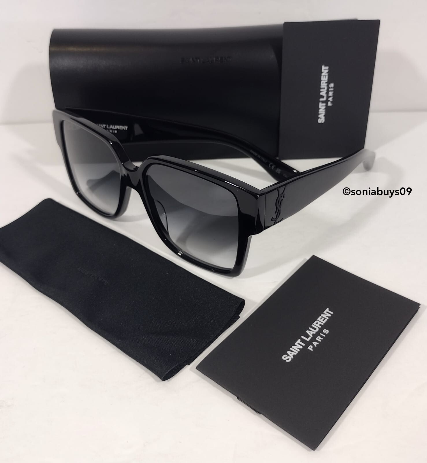 Saint Laurent Occhiali da Sole Donna Quadrati Nero Grigio Lenti Sfumate