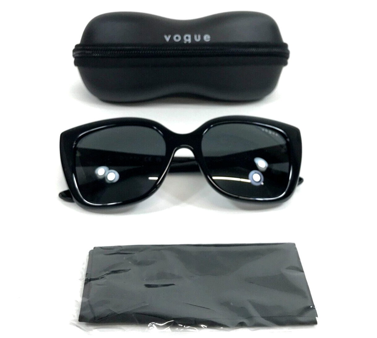 Солнцезащитные очки Vogue VO5337-S W44/87 в полированной черной оправе Кошачий глаз с серыми линзами