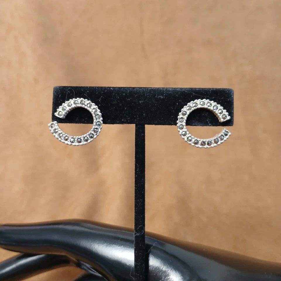 Pendientes Judith Jack de plata de ley y marcasita con poste Foto 3 de 4