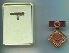 DDR Sozialistische Arbeit mit Etui (186)